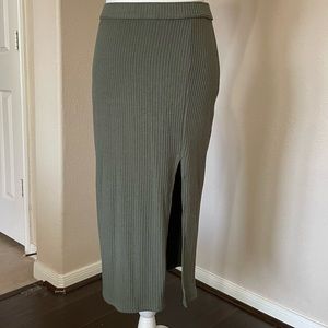 Abercrombie & Fitch Easy Ribbed Midi Skirt color: dark green. Size: S